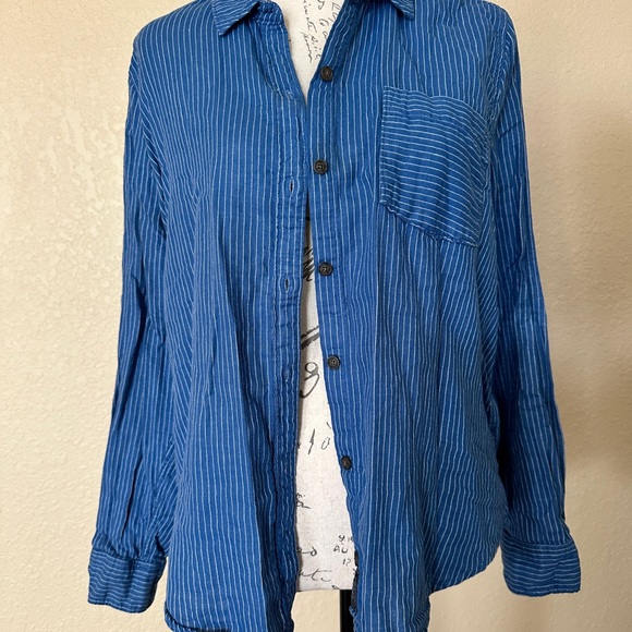 Abercrombie & Fitch Blue Striped Button-Up Shirt - Picture 2 of 5